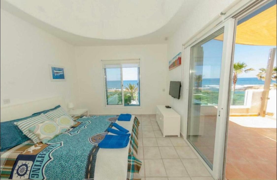 34 Beach Villa Paphos Exterior photo